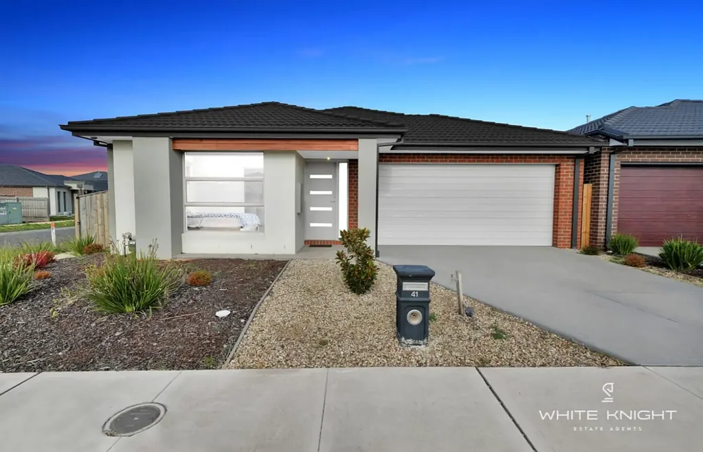 Modern Family Home in a Convenient Thornhill Park Location