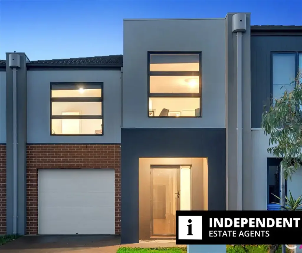 Modern Family Living in Prime Clyde North Location