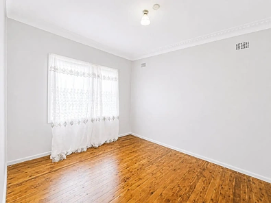 6 Durham street, Minto, NSW 2566, 3房, 1浴, House