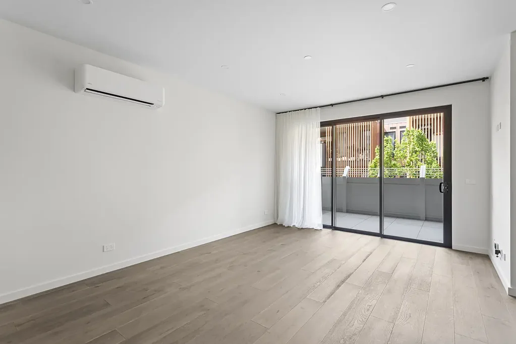 Stylish Two-Bedroom Apartment in a Prime Cheltenham Location
