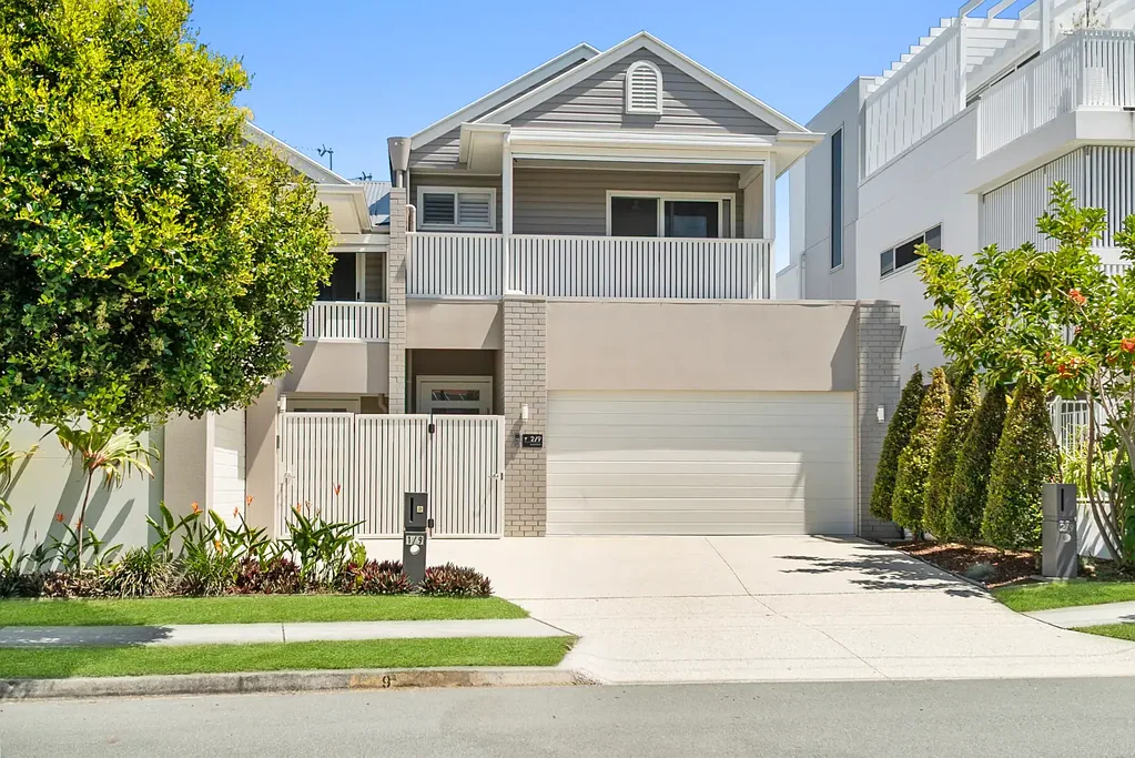 Move-In Ready Before Christmas — Coastal Townhouse Living 100m from the Broadwater
