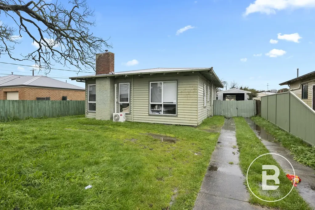 Wendouree 3ਬੈੱਡਰੂਮ 3 BEDROOM WENDOUREE HOME WITH POTENTIAL