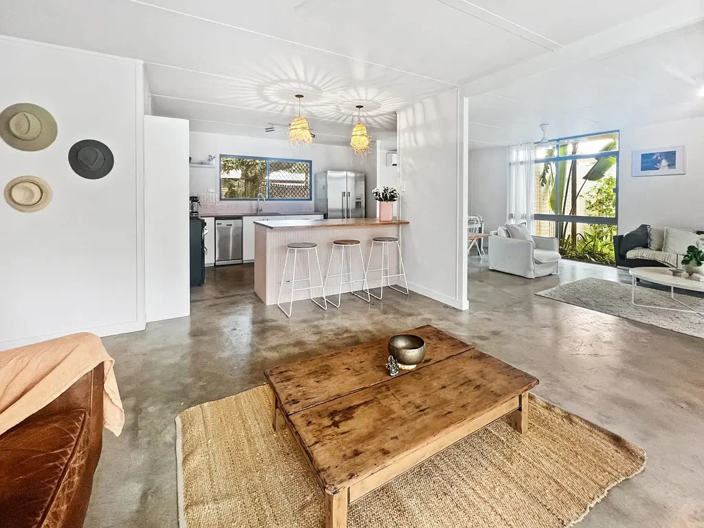 35 Magnolia Street, Holloways Beach, QLD 4878