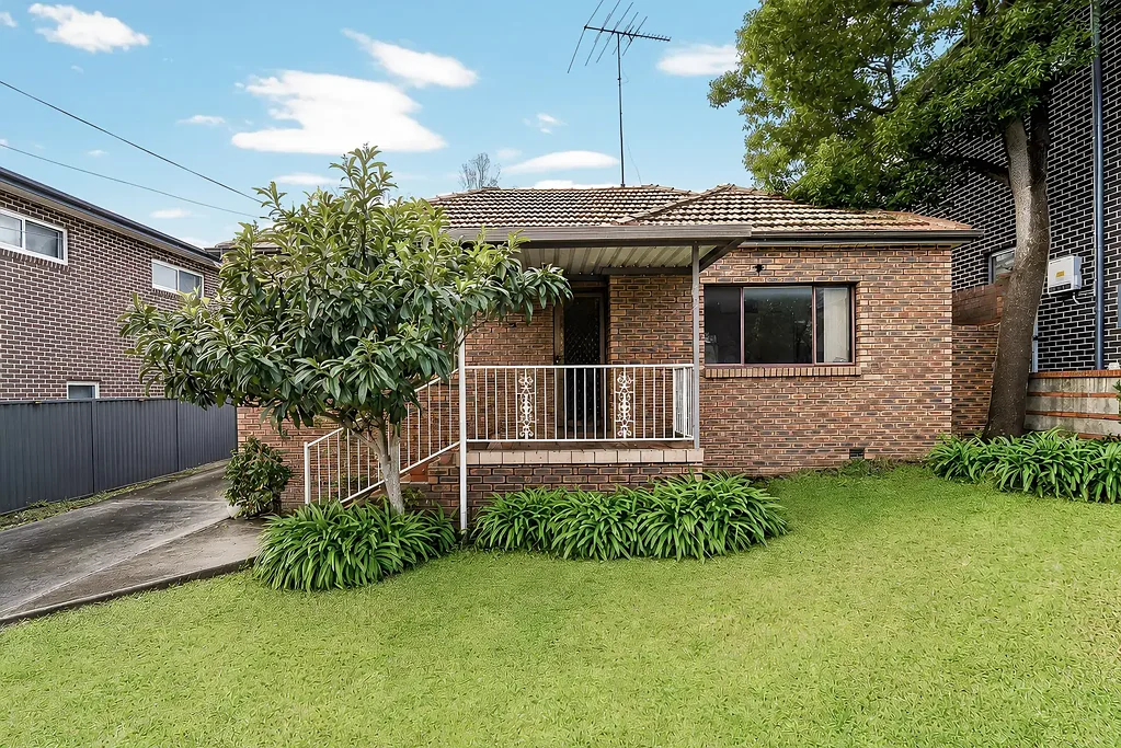 Georges Hall 3部屋 Prime Georges Hall Opportunity on a Generous 765.1sqm Block