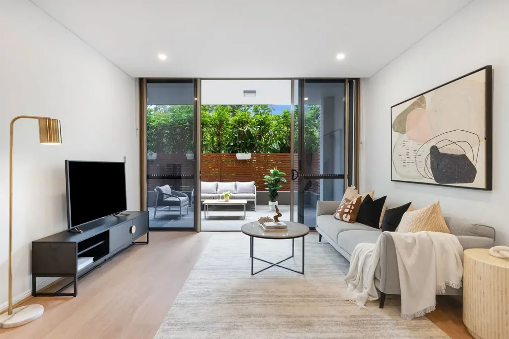 Resort style complex and spacious apartment with extra large courtyard