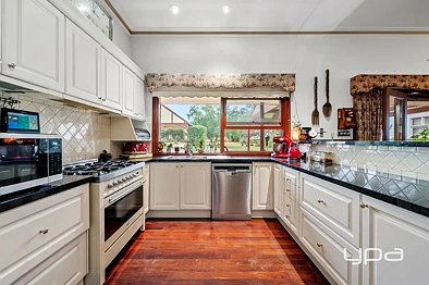 84 Main Street, Bacchus Marsh, VIC 3340, 4 slaapkamers, 3 badkamers, House