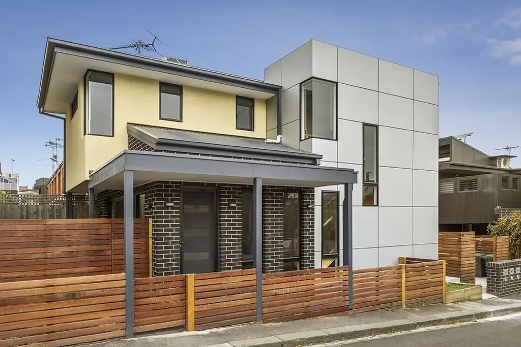 Outstanding Location-City Fringe Richmond Hill