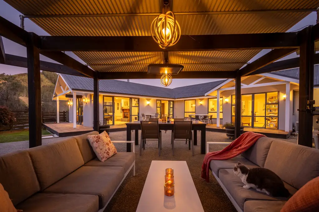 Hira 5 Bedroom Nelson Home and Business