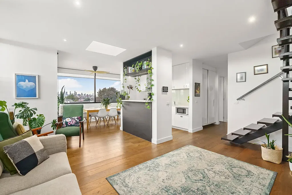 202/96 Pilgrim Street, Seddon, VIC 3011