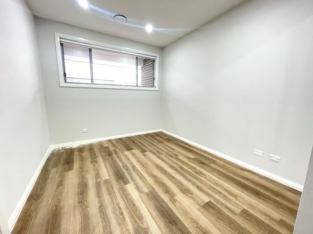 42A CAMILLERI AV, QUAKERS HILL NSW 2763, 0 غرف, 0 حمامات, House