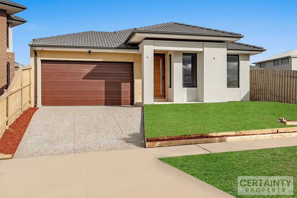 Sunbury 4 Bedroom Modern Turnkey Home in Redstone Estate, Sunbury
