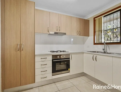 15 Condello Crescent, Edensor Park, NSW 2176, 5 ห้องนอน, 2 ห้องน้ำ, House