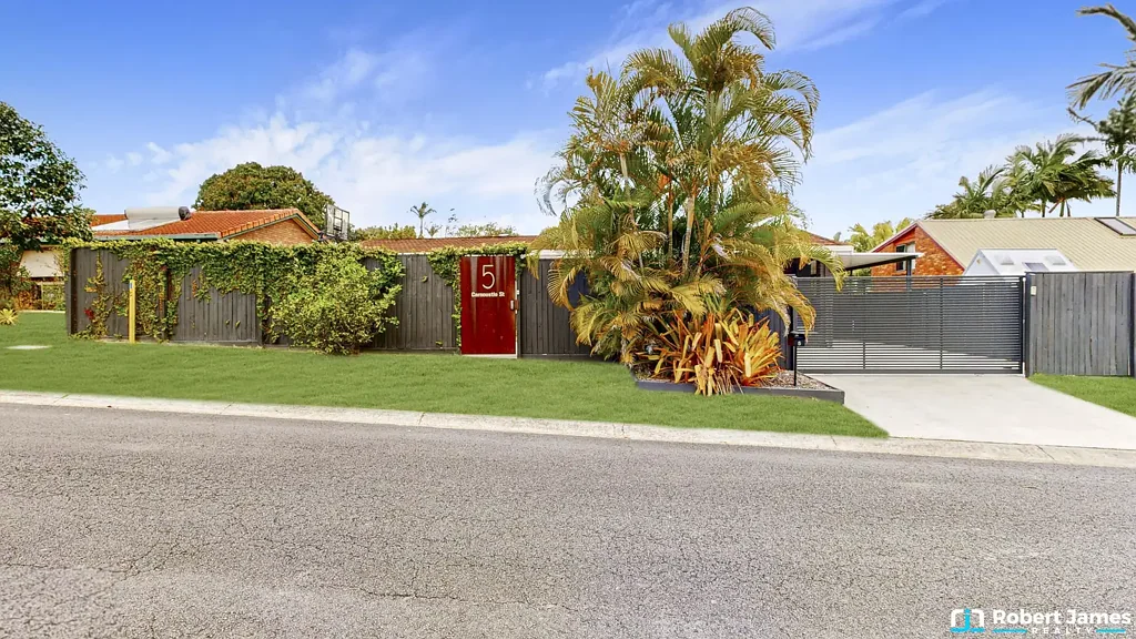 Tewantin 3ਬੈੱਡਰੂਮ Private, Elevated Retreat with Stunning Views and Flexible Living Spaces