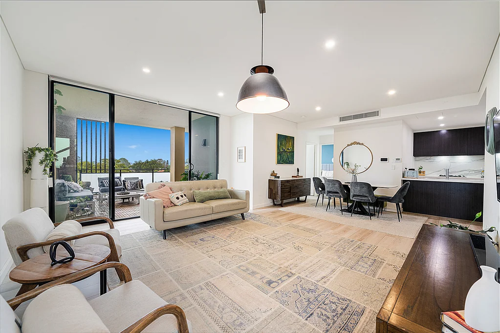 Top Floor Timeless Elegance in "Arkenstone" with City Views