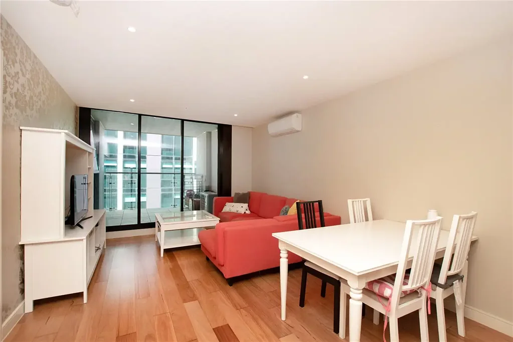 Furnished 2 bedroom at Abeckett