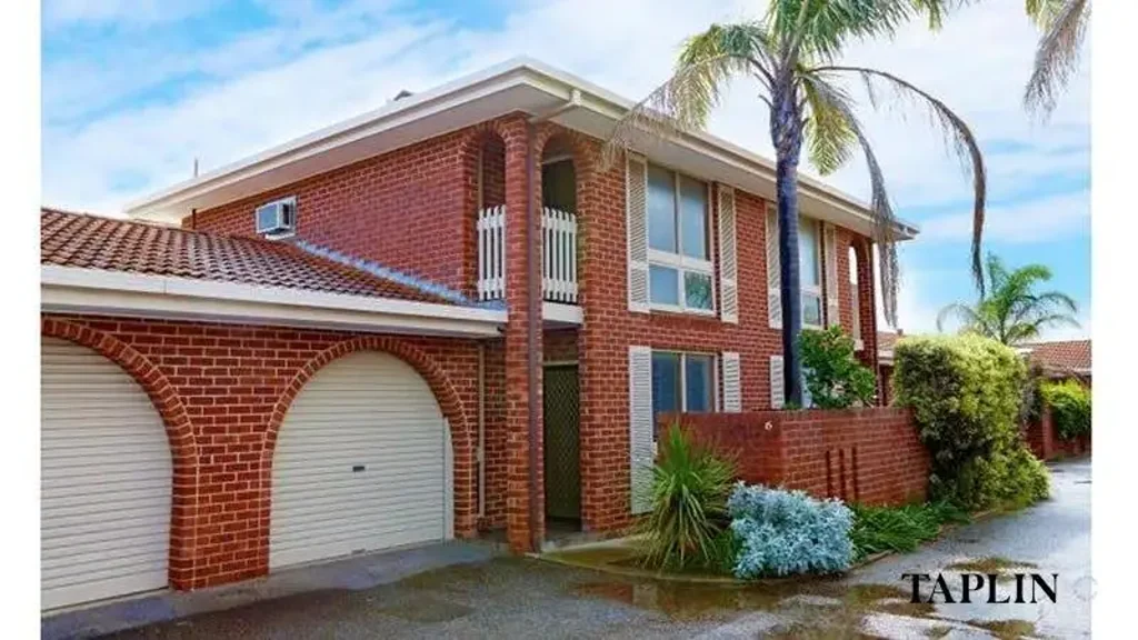 Modern Townhouse for Stylish Living in a Convenient Location