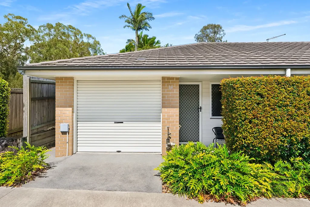 Eagleby 1Kwarto Must be Sold | Motivated Seller | Bring your best Offer