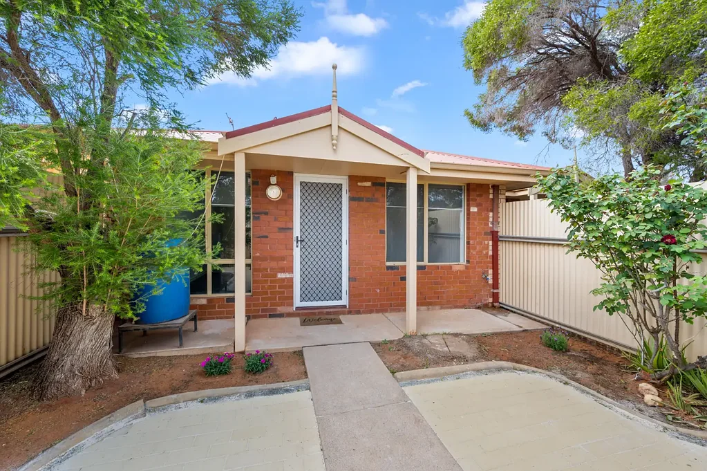 Kalgoorlie 2chambre Irresistible Investment Opportunity - Fully Refurbished 2x1 Apartment