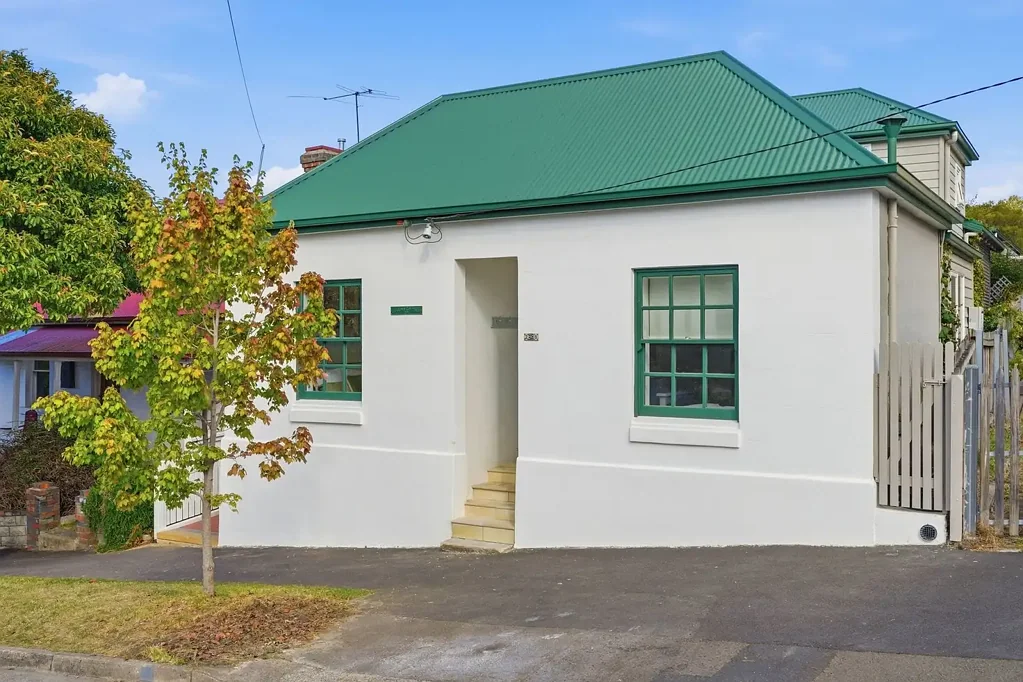 West Hobart 5房  Two dwellings, endless possibilities