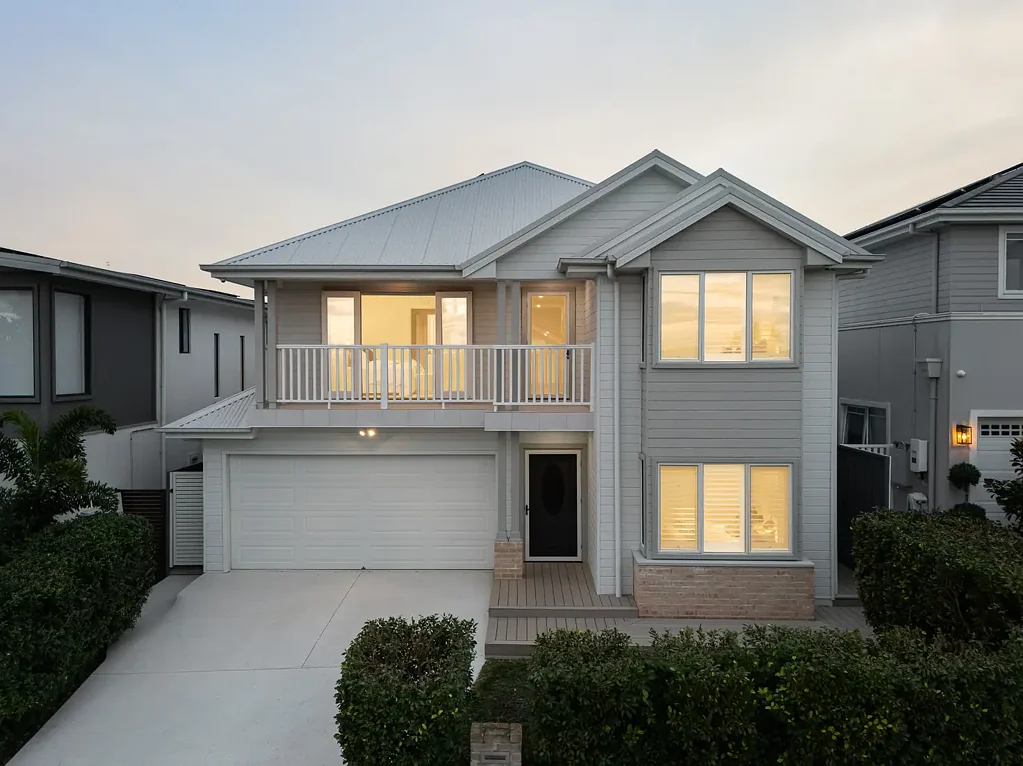 Oran Park 4कमरा Sophisticated Hamptons Elegance Facing Grandstand Park