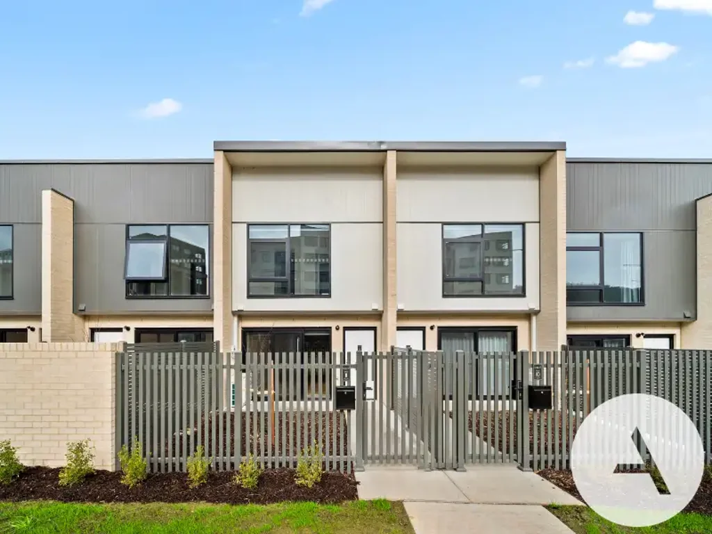 Brand New, Stylish Denman Prospect Living