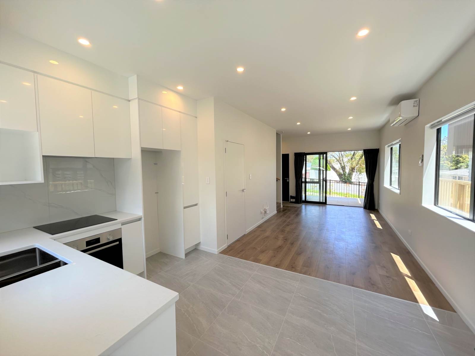 168a Whitney Street, Blockhouse Bay, Auckland, 2房, 1浴, Townhouse