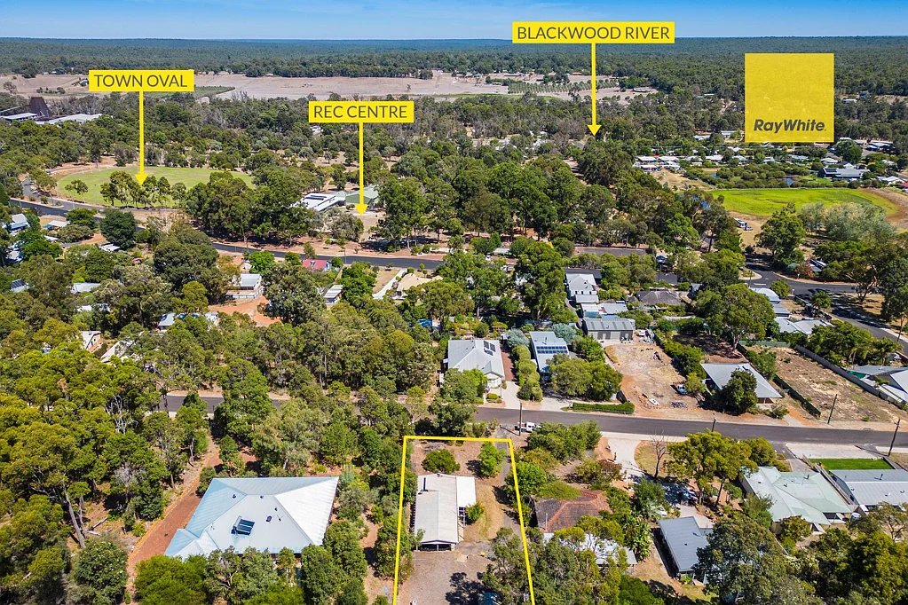 35 Carey Street, Nannup, WA 6275