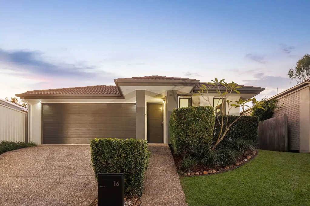 Augustine Heights 4침실 STYLISH, SINGLE LEVEL FAMILY CONVENIENCE WITH BUSH ASPECT