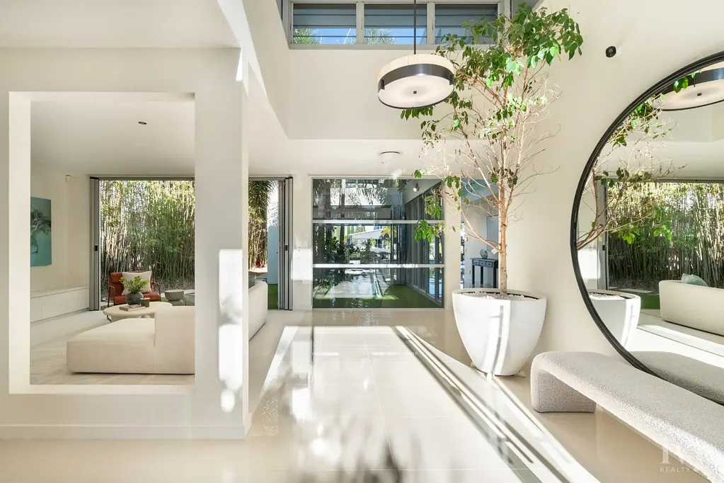 Paradise Point 5房  Tranquil Waterfront Oasis Infused with Contemporary Comfort and Calm