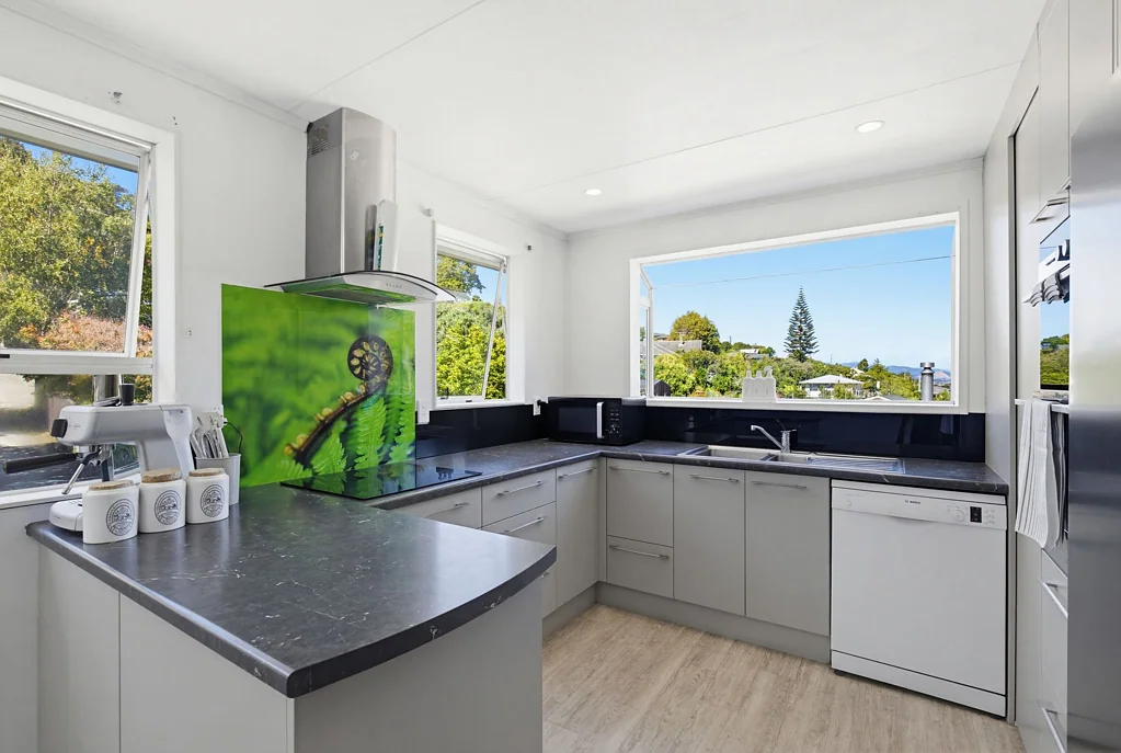Tahunanui 3房  Affordable living on 1108m2