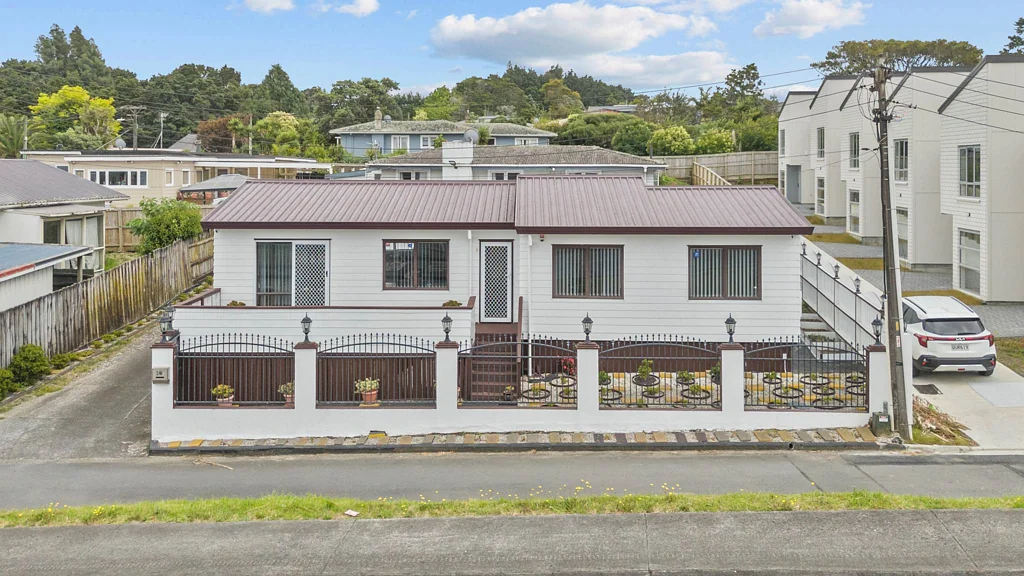 Manurewa East 3침실 Smart Investment, Prime Alfriston Zone!!
