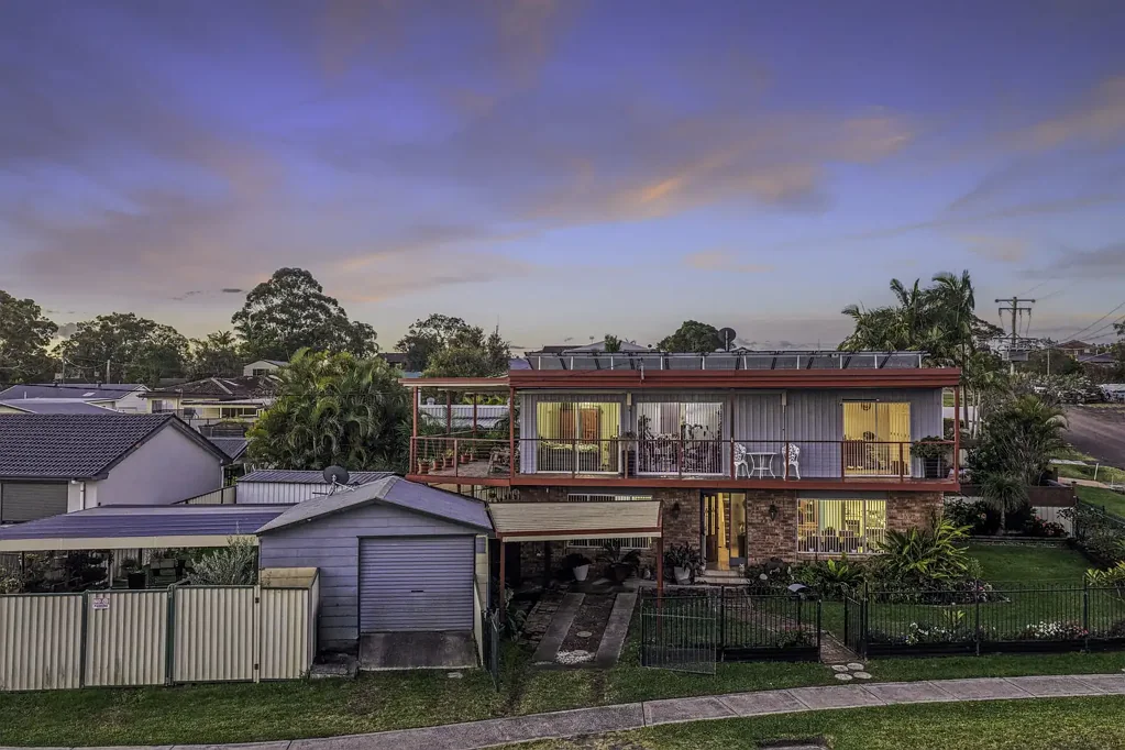 Halekulani 4房  Substantial family home close to local school