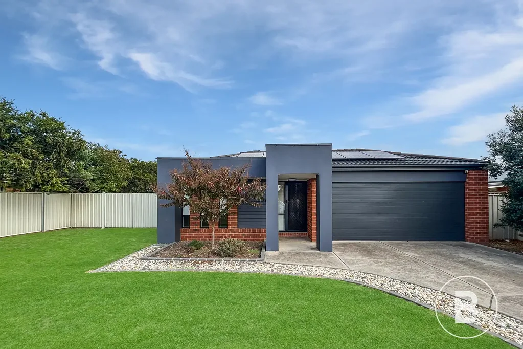 LOVELY THREE BEDROOM HOME WITH STUDY AND SIDE ACCESS