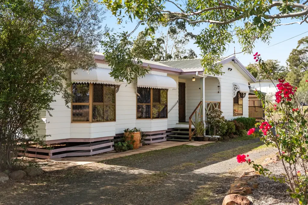 Meringandan West 3ห้องนอน Cute as a Button & Bursting with Potential on Beautiful Acre