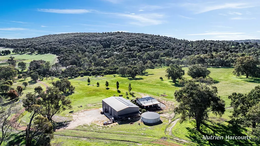 Crossman Ultimate Off-Grid Powerhouse & Self-Sufficient Rural Oasis