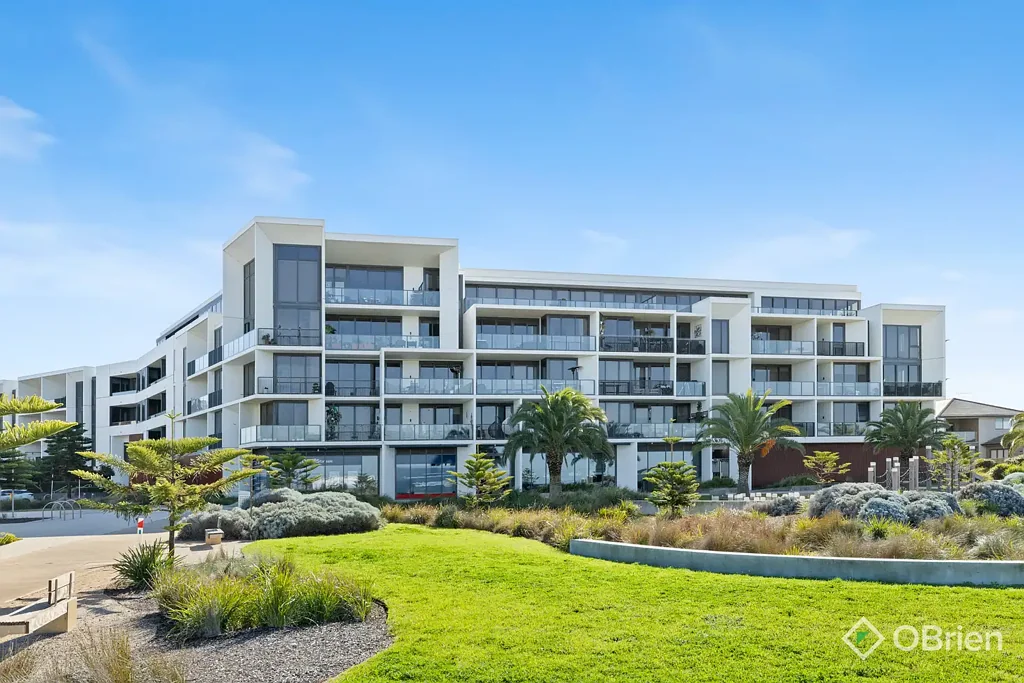 EXCEPTIONAL APARTMENT & SEASIDE LIFESTYLE IN WYNDHAM HARBOUR