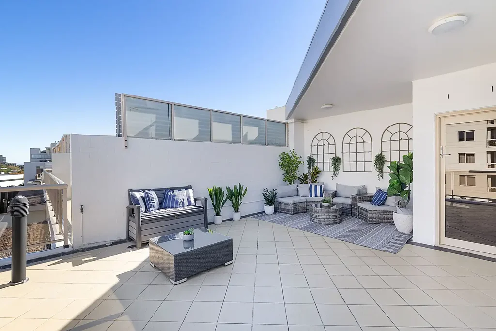 Waterloo 2Zimmer Penthouse living with spectacular rooftop terrace