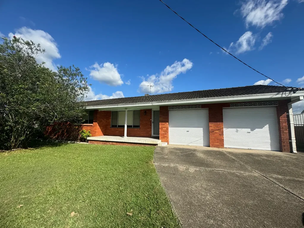 3 Bedroom Family Home with secure yard