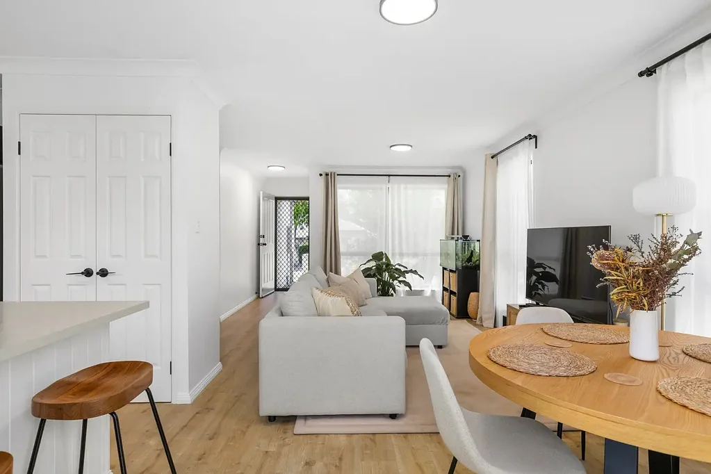 Spacious Townhouse with Large Courtyard