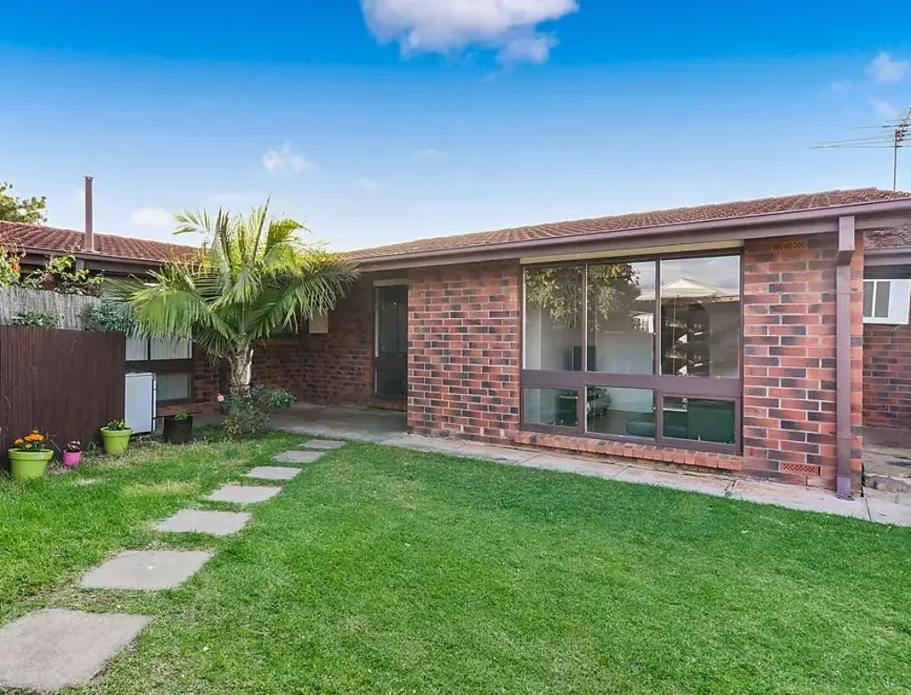 Neat & Tidy 2-Bedroom 1-Bathroom Unit for Rent in Prime Windsor Gardens Location!