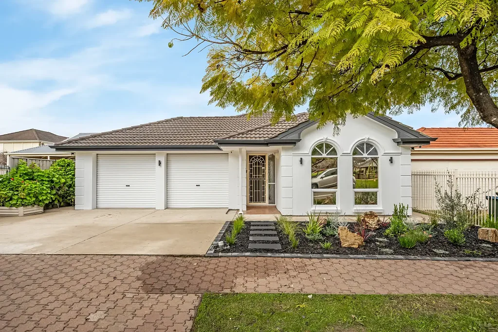 Oakden 4Moenga Parkside Family Living with a Fresh Contemporary Finish