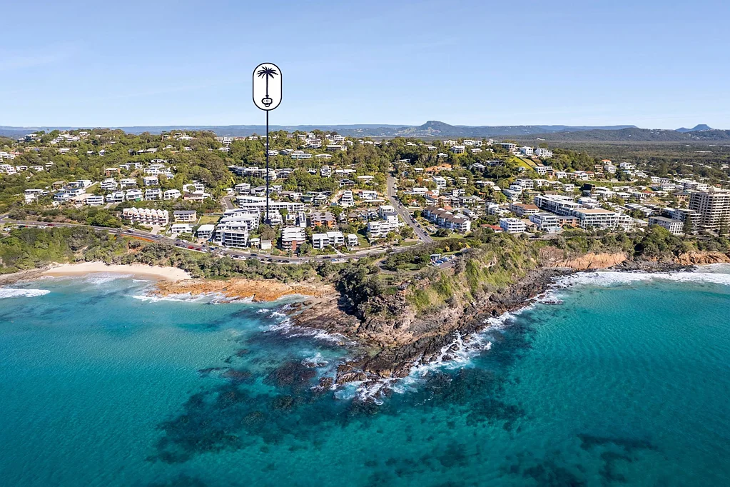 Coolum Beach 3 Bedroom Steps away from First Bay