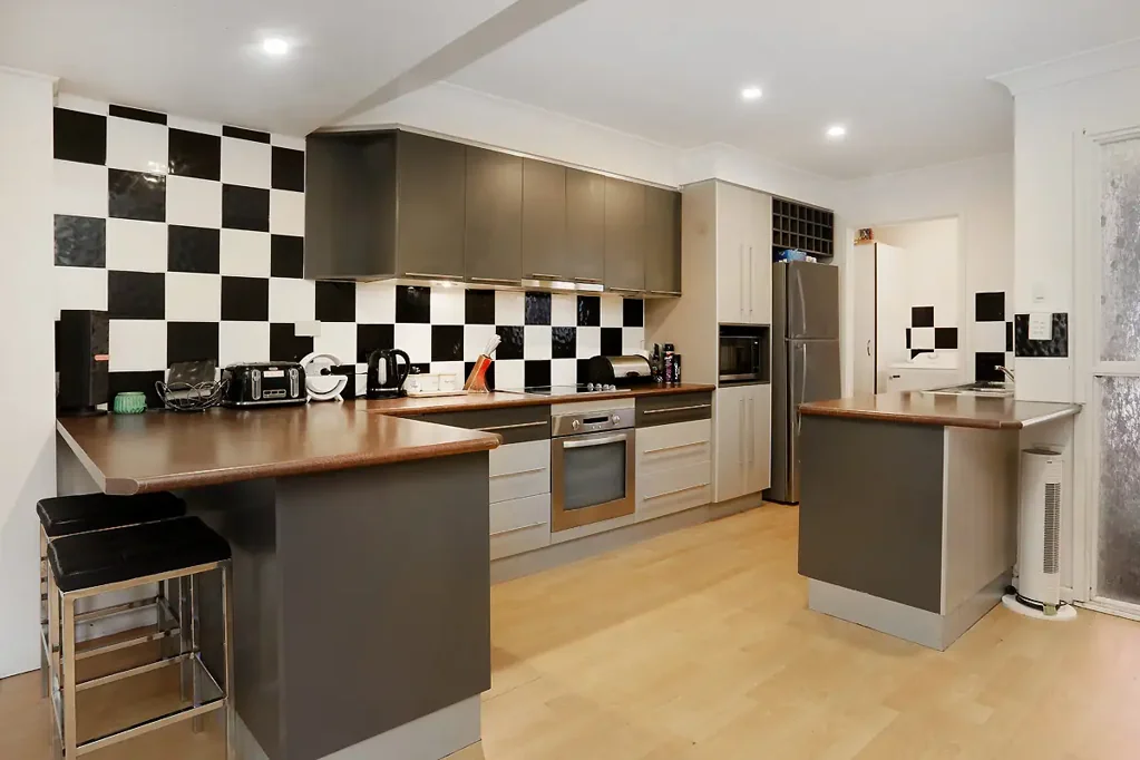 Nerang 2 Bedroom Smart Start or Savvy Investment - Stylish Townhouse in Prime Nerang Location