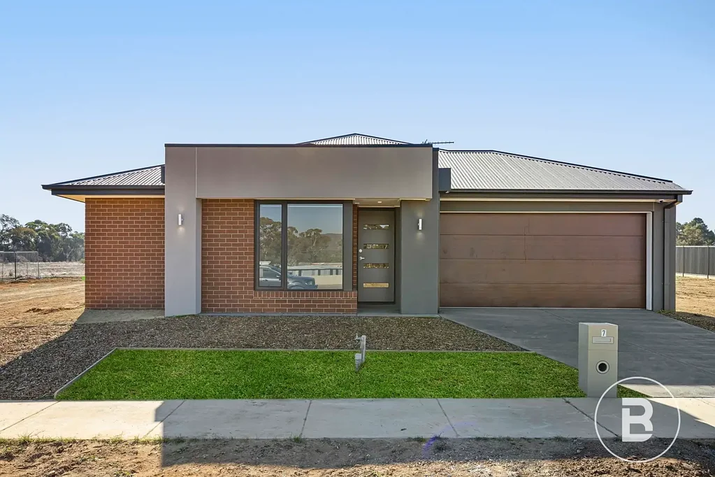 Stawell 4Kwarto Brand-New Four-Bedroom Home in New Estate