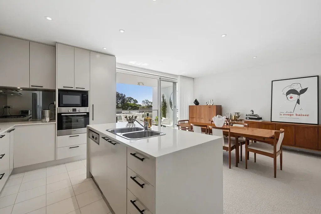 Caringbah 3房 位于 Caringbah 中心的精致公寓生活 Sophisticated Apartment Living in the Heart of Caringbah