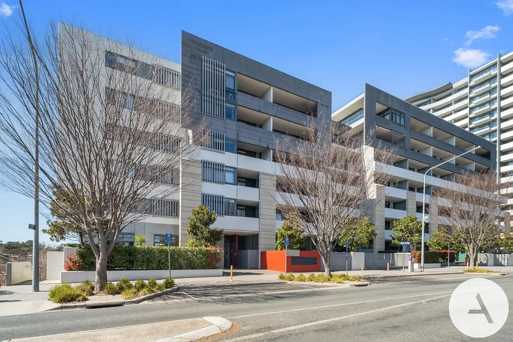 Belconnen 2 Slaapkamer 108 m2 Space, Views and Lifestyle in the Heart of Belconnen - Move-in Ready!