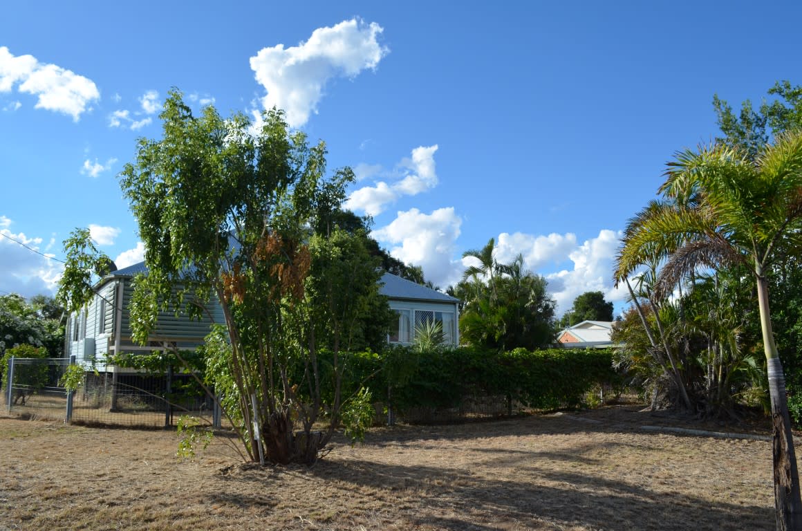 12 LITTLE ST, EMERALD QLD 4720, 0 Bedrooms, 0 Bathrooms, House