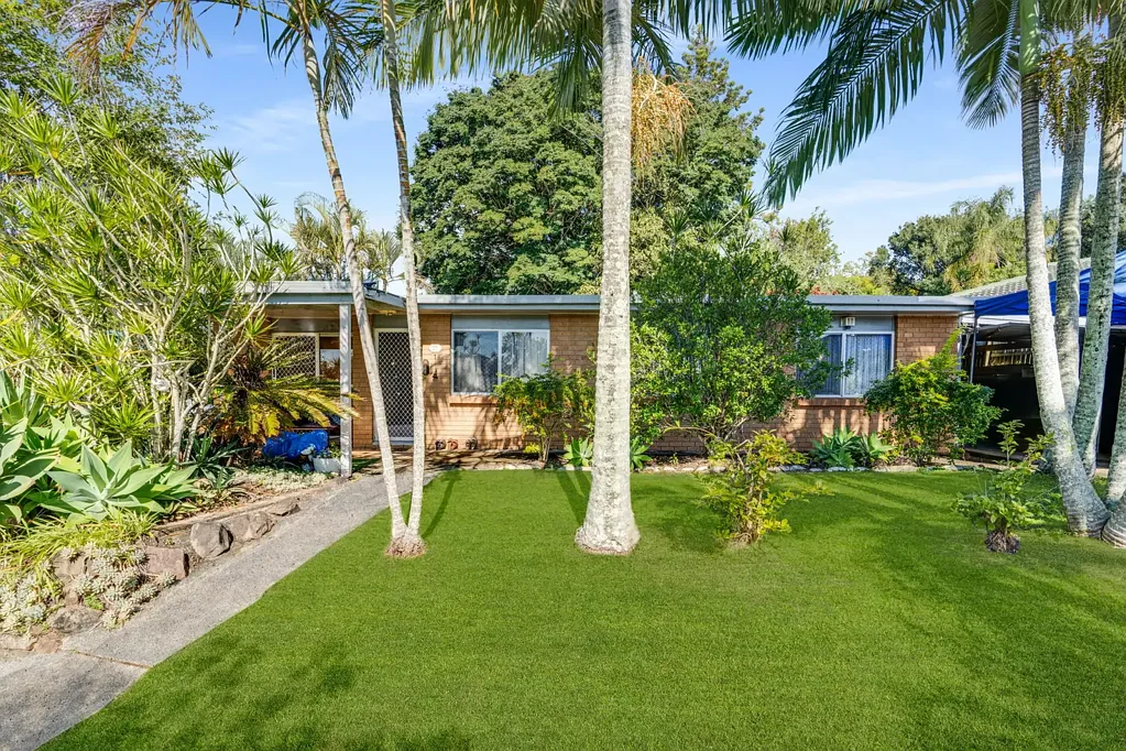Holmview 3Moenga Packed with Potential on a Generous 815m² Block