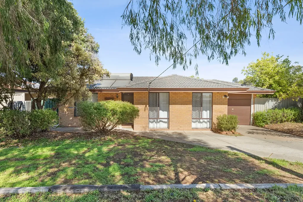 72 Cambridge Crescent, Cooloongup, WA 6168