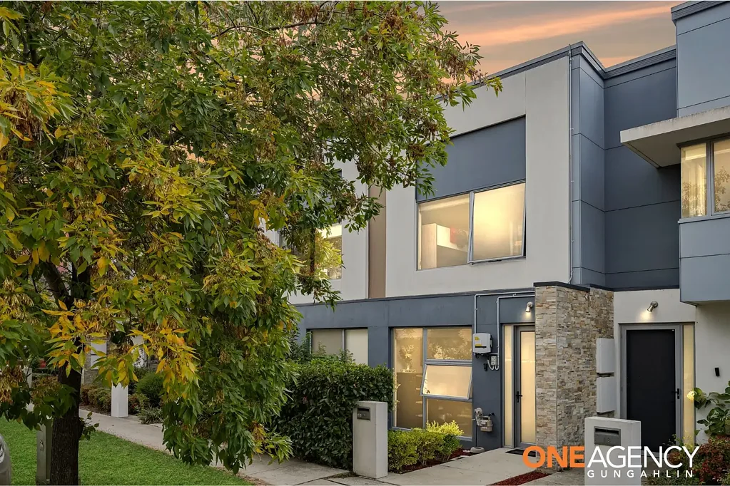 Amaroo 3غرفة نوم Separate-title three-bedroom home with no Body Corporate.